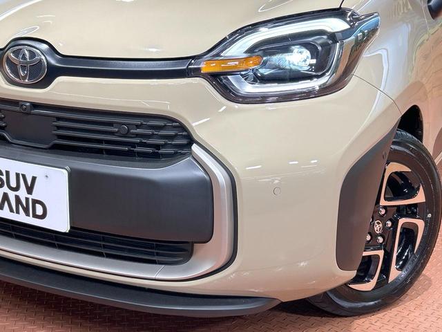 シエンタ ハイブリッドＺ　登録済未使用車　年次改モデル　全周囲カメラ　１０型ナビ　コンフォートパッケージ　天井サーキュレーター　両側電動ドア　ブラインドスポットモニター　純正オプション１５インチＡＷ（13枚目）