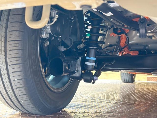 シエンタ ハイブリッドＺ　登録済未使用車　年次改モデル　全周囲カメラ　１０型ナビ　コンフォートパッケージ　天井サーキュレーター　両側電動ドア　ブラインドスポットモニター　純正オプション１５インチＡＷ（21枚目）