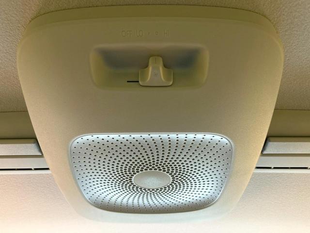 シエンタ ハイブリッドＺ　登録済未使用車　年次改モデル　全周囲カメラ　１０型ナビ　コンフォートパッケージ　天井サーキュレーター　両側電動ドア　ブラインドスポットモニター　純正オプション１５インチＡＷ（43枚目）