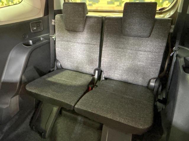 シエンタ ハイブリッドＺ　登録済未使用車　年次改モデル　全周囲カメラ　１０型ナビ　コンフォートパッケージ　天井サーキュレーター　両側電動ドア　ブラインドスポットモニター　純正オプション１５インチＡＷ（45枚目）