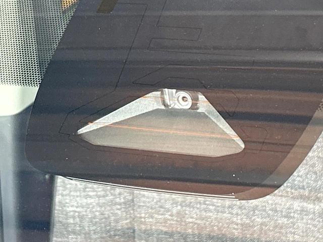 シエンタ ハイブリッドＺ　登録済未使用車　年次改モデル　全周囲カメラ　１０型ナビ　コンフォートパッケージ　天井サーキュレーター　両側電動ドア　ブラインドスポットモニター　純正オプション１５インチＡＷ（48枚目）