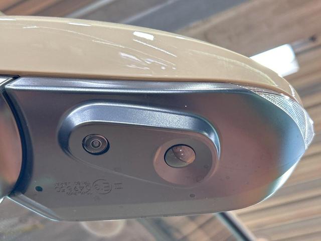 シエンタ ハイブリッドＺ　登録済未使用車　年次改モデル　全周囲カメラ　１０型ナビ　コンフォートパッケージ　天井サーキュレーター　両側電動ドア　ブラインドスポットモニター　純正オプション１５インチＡＷ（50枚目）