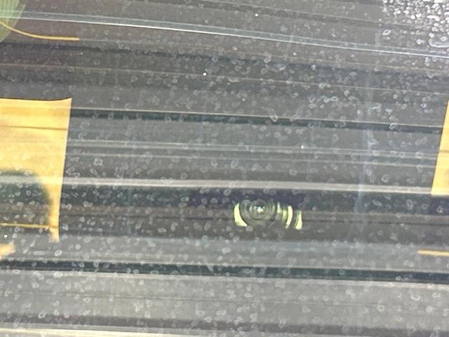 シエンタ ハイブリッドＺ　登録済未使用車　年次改モデル　全周囲カメラ　１０型ナビ　コンフォートパッケージ　天井サーキュレーター　両側電動ドア　ブラインドスポットモニター　純正オプション１５インチＡＷ（77枚目）