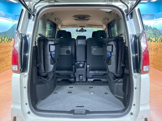 セレナ ハイウェイスターG 禁煙車 セーフティパックA 後席モニター 全周囲カメラ 両側電動ドア 純正ナビ クルーズコントロール クリアランスソナー オートエアコン LEDヘッドライト オートライト ETC アイドリングストップ(11枚目)