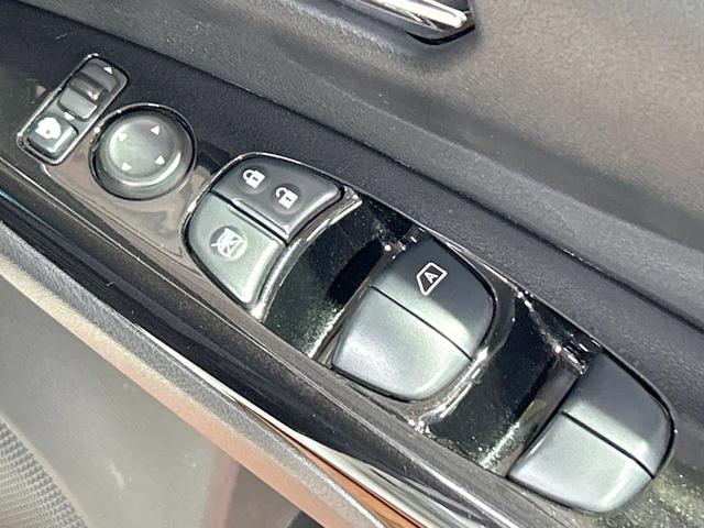 セレナ ハイウェイスターG 禁煙車 セーフティパックA 後席モニター 全周囲カメラ 両側電動ドア 純正ナビ クルーズコントロール クリアランスソナー オートエアコン LEDヘッドライト オートライト ETC アイドリングストップ(22枚目)