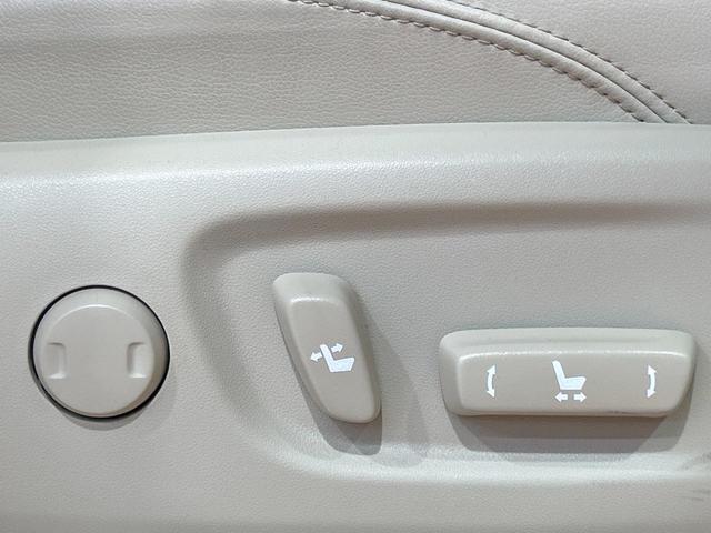 ランドクルーザープラド ＴＸ　Ｌパッケージ　マットブラックエディション　禁煙車　サンルーフ　メーカーナビ　全周囲カメラ　ベージュ革シート　ブラインドスポットモニター　スーパーライブサウンド　ルーフレール　トヨタセーフティセンス　クリアランスソナー　レーダークルーズ　ＥＴＣ（23枚目）