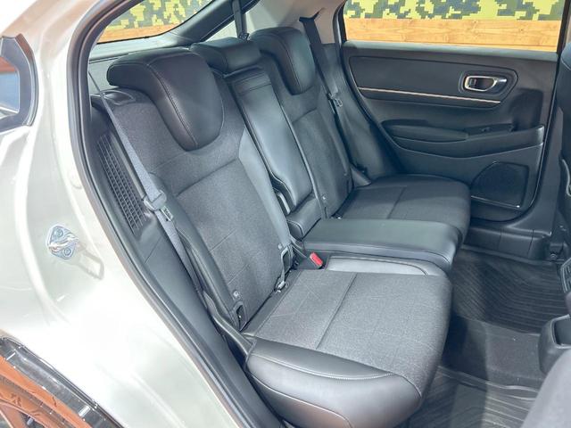 ヴェゼル ｅ：ＨＥＶ　Ｚ　禁煙　Ｈｏｎｄａ　ＣＯＮＮＥＣＴディスプレー　ＥＴＣ２．０　ワイヤレス充電器　電動リアゲート　ブラインドスポットモニター　シートヒーター　レーダークルーズ　コーナーセンサー　パドルシフト　ＬＥＤヘッド（9枚目）