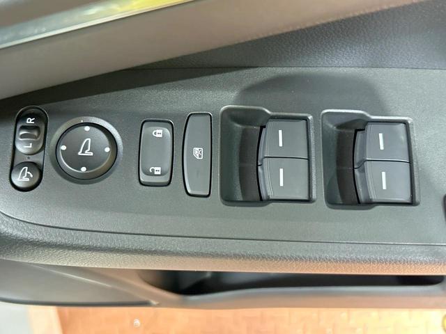 ヴェゼル ｅ：ＨＥＶ　Ｚ　禁煙　Ｈｏｎｄａ　ＣＯＮＮＥＣＴディスプレー　ＥＴＣ２．０　ワイヤレス充電器　電動リアゲート　ブラインドスポットモニター　シートヒーター　レーダークルーズ　コーナーセンサー　パドルシフト　ＬＥＤヘッド（38枚目）