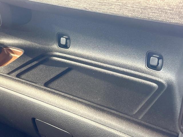 シエンタ ハイブリッドZ 禁煙車 10型ナビ 全周囲カメラ レーダークルーズ ブラインドスポットモニター 両側電動ドア AC100V トヨタセーフティセンス クリアランスソナー LEDヘッドライト オートハイビーム ETC(35枚目)