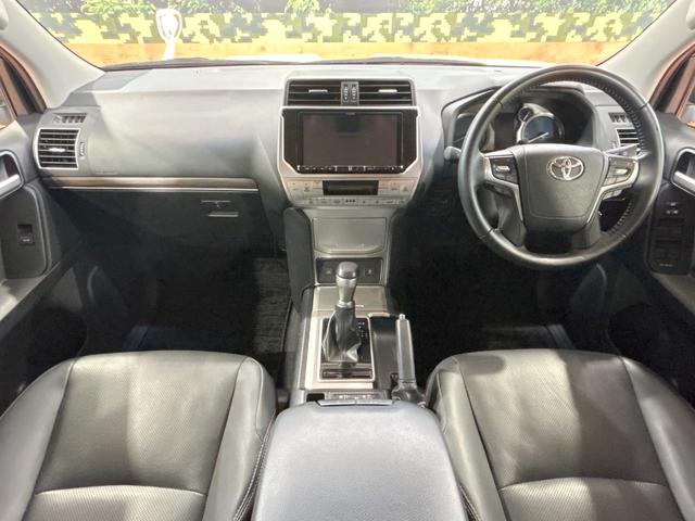 ランドクルーザープラド ＴＸ　Ｌパッケージ　マットブラックエディション　禁煙車　サンルーフ　９型ナビ　バックカメラ　レーダークルーズ　シートベンチレーション　オートマチックハイビーム　ＬＥＤヘッドライト　７人乗り　クリアランスソナー　シートヒーター　Ｂｌｕｅｔｏｏｔｈ（2枚目）