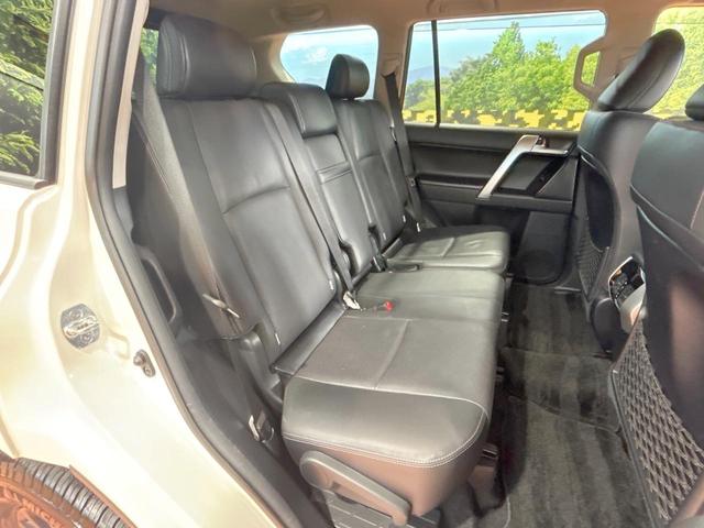 ランドクルーザープラド ＴＸ　Ｌパッケージ　マットブラックエディション　禁煙車　サンルーフ　９型ナビ　バックカメラ　レーダークルーズ　シートベンチレーション　オートマチックハイビーム　ＬＥＤヘッドライト　７人乗り　クリアランスソナー　シートヒーター　Ｂｌｕｅｔｏｏｔｈ（10枚目）