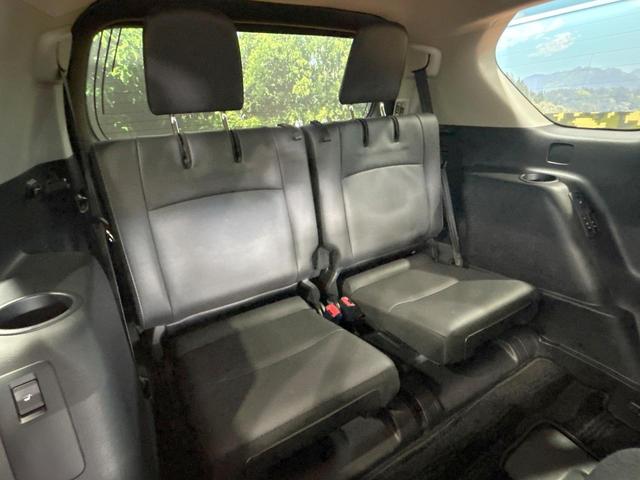 ランドクルーザープラド ＴＸ　Ｌパッケージ　マットブラックエディション　禁煙車　サンルーフ　９型ナビ　バックカメラ　レーダークルーズ　シートベンチレーション　オートマチックハイビーム　ＬＥＤヘッドライト　７人乗り　クリアランスソナー　シートヒーター　Ｂｌｕｅｔｏｏｔｈ（11枚目）
