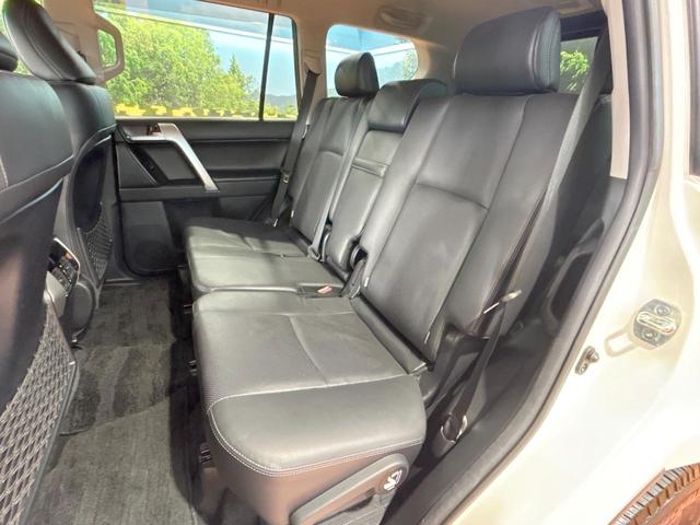 ランドクルーザープラド ＴＸ　Ｌパッケージ　マットブラックエディション　禁煙車　サンルーフ　９型ナビ　バックカメラ　レーダークルーズ　シートベンチレーション　オートマチックハイビーム　ＬＥＤヘッドライト　７人乗り　クリアランスソナー　シートヒーター　Ｂｌｕｅｔｏｏｔｈ（46枚目）