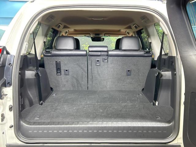ランドクルーザープラド ＴＸ　Ｌパッケージ　マットブラックエディション　禁煙車　サンルーフ　９型ナビ　バックカメラ　レーダークルーズ　シートベンチレーション　オートマチックハイビーム　ＬＥＤヘッドライト　７人乗り　クリアランスソナー　シートヒーター　Ｂｌｕｅｔｏｏｔｈ（73枚目）