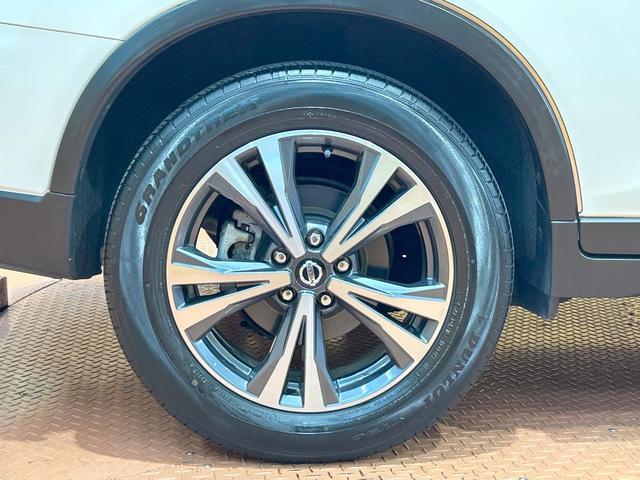 エクストレイル ２０Ｘｉ　禁煙車　プロパイロット　全周囲カメラ　ルーフレール　純正９型ナビ　デジタルインナーミラー　クリアランスソナー　電動リアゲート　ＬＥＤヘッドライト　純正１８インチＡＷ　オートブレーキホールド　ＥＴＣ（13枚目）