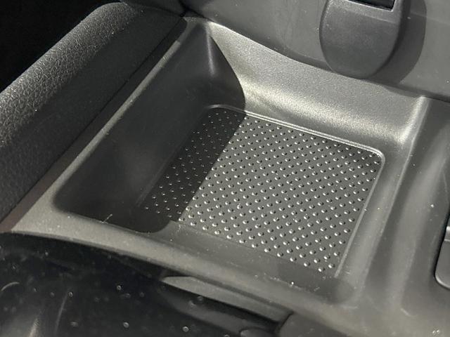 エクストレイル ２０Ｘｉ　禁煙車　プロパイロット　全周囲カメラ　ルーフレール　純正９型ナビ　デジタルインナーミラー　クリアランスソナー　電動リアゲート　ＬＥＤヘッドライト　純正１８インチＡＷ　オートブレーキホールド　ＥＴＣ（33枚目）