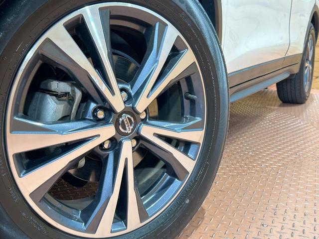 エクストレイル ２０Ｘｉ　禁煙車　プロパイロット　全周囲カメラ　ルーフレール　純正９型ナビ　デジタルインナーミラー　クリアランスソナー　電動リアゲート　ＬＥＤヘッドライト　純正１８インチＡＷ　オートブレーキホールド　ＥＴＣ（48枚目）
