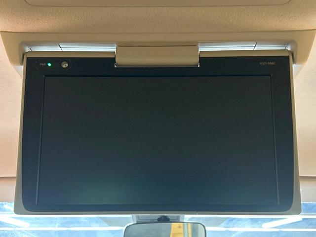 ヴォクシー ＺＳ　煌ＩＩ　禁煙車　後席モニター　両側電動ドア　１０型ナビ　トヨタセーフティセンス　ＬＥＤヘッドライト　純正１６インチアルミホイール　オートマチックハイビーム　ウォークスルー　Ｂｌｕｅｔｏｏｔｈ再生　ＥＴＣ（3枚目）