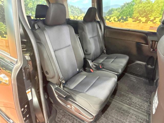 ヴォクシー ＺＳ　煌ＩＩ　禁煙車　後席モニター　両側電動ドア　１０型ナビ　トヨタセーフティセンス　ＬＥＤヘッドライト　純正１６インチアルミホイール　オートマチックハイビーム　ウォークスルー　Ｂｌｕｅｔｏｏｔｈ再生　ＥＴＣ（9枚目）