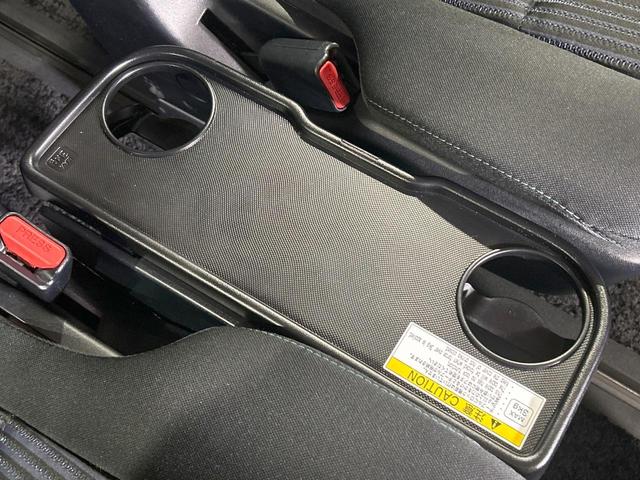 ヴォクシー ＺＳ　煌ＩＩ　禁煙車　後席モニター　両側電動ドア　１０型ナビ　トヨタセーフティセンス　ＬＥＤヘッドライト　純正１６インチアルミホイール　オートマチックハイビーム　ウォークスルー　Ｂｌｕｅｔｏｏｔｈ再生　ＥＴＣ（33枚目）