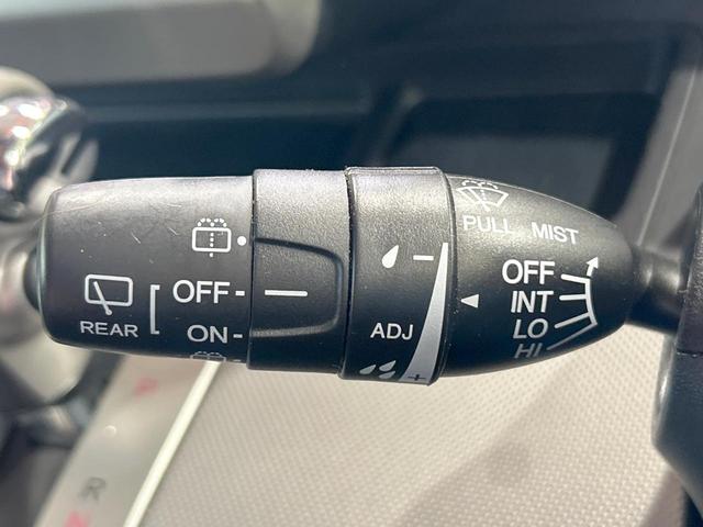 フリードハイブリッド ジャストセレクション 禁煙車 両側電動ドア SDナビ クルーズコントロール バックカメラ 純正15インチアルミホイール ETC オートエアコン アイドリングストップ スマートキー オートライト ウォークスルー(29枚目)