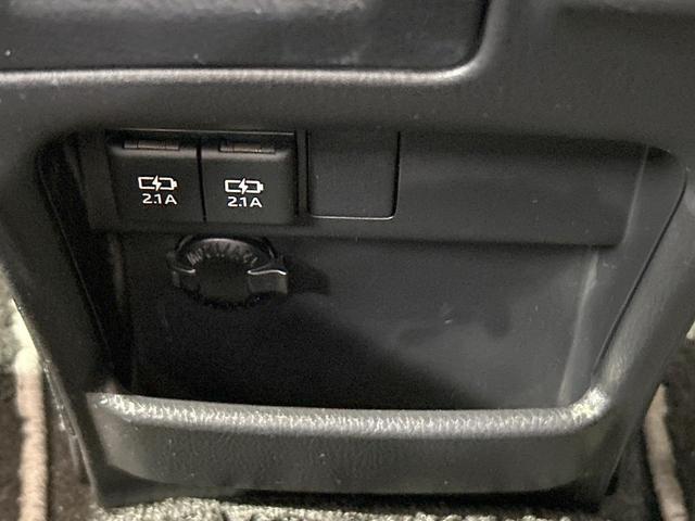ヴォクシー ハイブリッドＺＳ　煌ＩＩ　禁煙車　後席モニター　両側電動ドア　純正１０型ナビ　トヨタセーフティセンス　クリアランスソナー　クルーズコントロール　ＬＥＤヘッドライト　シートヒーター　純正１６インチＡＷ　ＬＥＤフォグ　ＥＴＣ（41枚目）