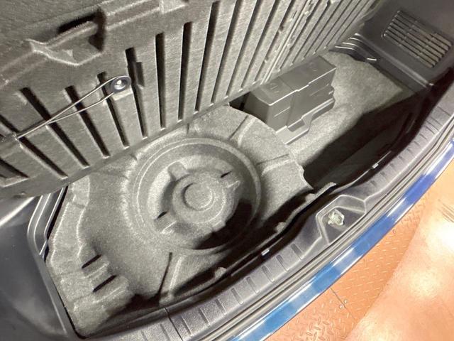 ヴォクシー ハイブリッドＺＳ　煌ＩＩ　禁煙車　後席モニター　両側電動ドア　純正１０型ナビ　トヨタセーフティセンス　クリアランスソナー　クルーズコントロール　ＬＥＤヘッドライト　シートヒーター　純正１６インチＡＷ　ＬＥＤフォグ　ＥＴＣ（78枚目）