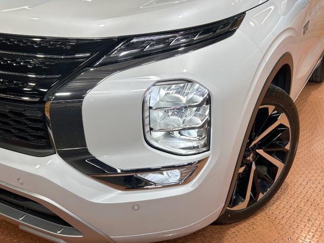 アウトランダーPHEV P 禁煙車 パノラマルーフ 全周囲カメラ BOSEサウンド 9型ディスプレイオーディオ eアシスト マイパイロット ヘッドアップディスプレイ シートヒーター LEDヘッド&フォグ ETC 電動リアゲート(12枚目)