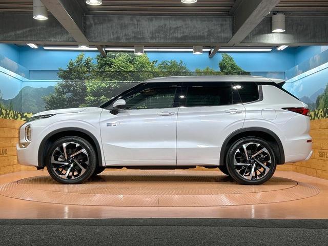 アウトランダーPHEV P 禁煙車 パノラマルーフ 全周囲カメラ BOSEサウンド 9型ディスプレイオーディオ eアシスト マイパイロット ヘッドアップディスプレイ シートヒーター LEDヘッド&フォグ ETC 電動リアゲート(23枚目)