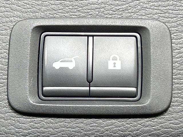 アウトランダーPHEV P 禁煙車 パノラマルーフ 全周囲カメラ BOSEサウンド 9型ディスプレイオーディオ eアシスト マイパイロット ヘッドアップディスプレイ シートヒーター LEDヘッド&フォグ ETC 電動リアゲート(30枚目)