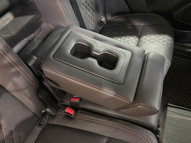 アウトランダーPHEV P 禁煙車 パノラマルーフ 全周囲カメラ BOSEサウンド 9型ディスプレイオーディオ eアシスト マイパイロット ヘッドアップディスプレイ シートヒーター LEDヘッド&フォグ ETC 電動リアゲート(37枚目)