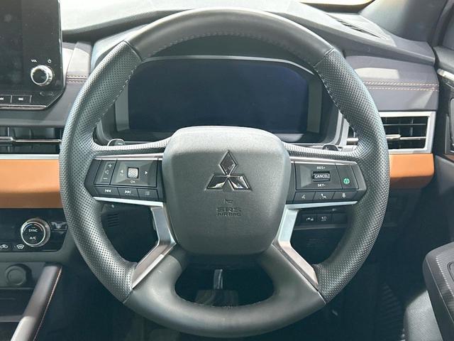 アウトランダーPHEV P 禁煙車 パノラマルーフ 全周囲カメラ BOSEサウンド 9型ディスプレイオーディオ eアシスト マイパイロット ヘッドアップディスプレイ シートヒーター LEDヘッド&フォグ ETC 電動リアゲート(40枚目)