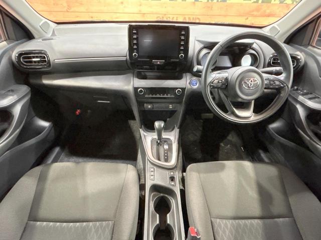 ヤリスクロス ハイブリッドG 禁煙車 全周囲カメラ 純正8型ディスプレイオーディオ ナビキット ブラインドスポットモニター トヨタセーフティセンス レーダークルーズ クリアランスソナー 純正16インチAW Bluetooth(2枚目)