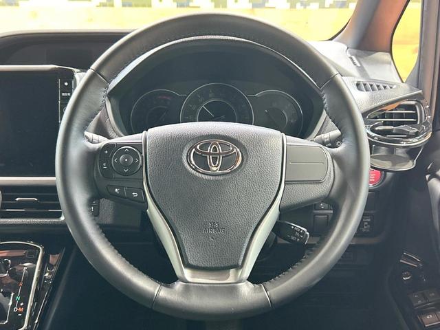 ノア Ｓｉ　ダブルバイビー　禁煙車　フリップダウン　モデリスタ　両側電動スライドドア　１１型ナビ　トヨタセーフティセンス　クルコンクリアランスソナー　Ｂｌｕｅｔｏｏｔｈ　ＬＥＤヘッドライト　ハーフレザー　スマートキー　　ＥＴＣ（12枚目）