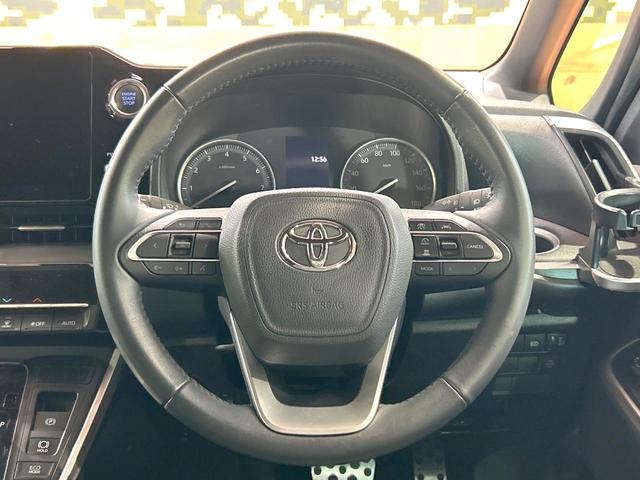 ノア Ｓ－Ｇ　禁煙車　純正１０．５インチナビ　両側電動ドア　ユニバーサルステップ　セーフティセンス　ＬＥＤヘッド＆フォグ　バックカメラ　ＥＴＣ　フルセグ　純正１６インチアルミホイール　電動パーキングブレーキ（12枚目）