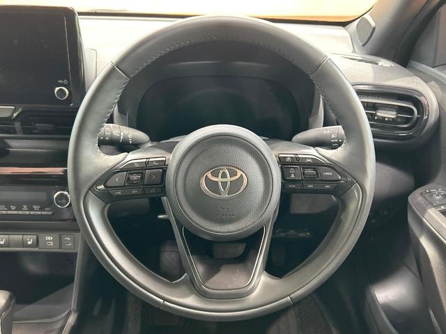 ヤリスクロス Ｚ　禁煙車　純正８型ナビ　全周囲カメラ　トヨタセーフティセンス　レーダークルーズ　クリアランスソナー　ハーフレザーシート　シートヒーター　パワーシート　ＬＥＤヘッドライト　オートハイビーム　ＥＴＣ（13枚目）