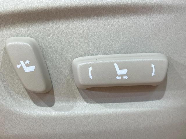 ランドクルーザープラド ＴＸ　Ｌパッケージ　マットブラックエディション　禁煙車　サンルーフ　メーカーナビ　全周囲カメラ　レーダークルーズ　７人乗り　ベージュ革シート　シートエアコン　パワーシート　ルーフレール　ＬＥＤヘッド　ＥＴＣ　オートハイビーム　クリアランスソナー（8枚目）