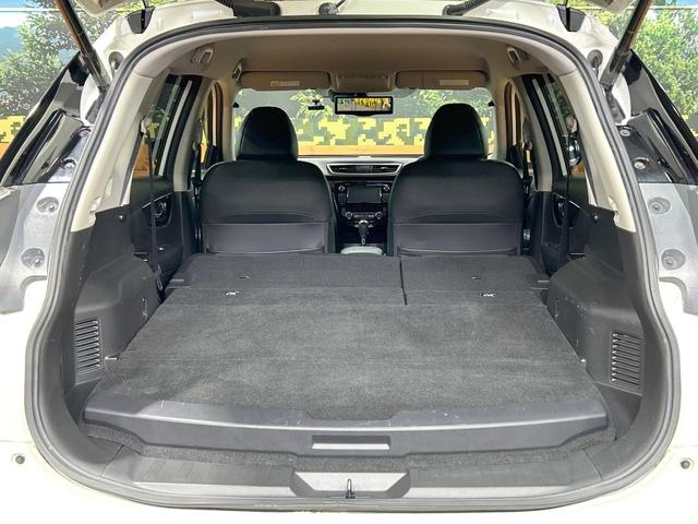 エクストレイル ２０Ｘ　ハイブリッド　エマージェンシーブレーキＰ　禁煙車　メーカーナビ　全周囲カメラ　クルーズコントロール　パワーバックドア　インテリジェントルームミラー　ＬＥＤヘッド　ＥＴＣ　スマートキー　コーナーセンサー　シートヒーター　フルセグＴＶ（11枚目）