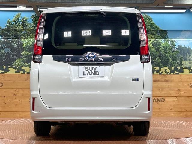 ノア ハイブリッドＸ　禁煙　後席モニター　純正ナビ　両側電動ドア　バックカメラ　スマートキー　ＬＥＤヘッドライト　純正１５インチアルミ　スペアタイヤ　ＥＴＣ　横滑り防止　デュアルエアコン　オートライト　プライバシーガラス（17枚目）