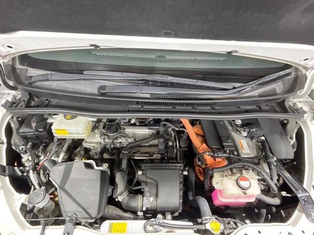 ノア ハイブリッドＸ　禁煙　後席モニター　純正ナビ　両側電動ドア　バックカメラ　スマートキー　ＬＥＤヘッドライト　純正１５インチアルミ　スペアタイヤ　ＥＴＣ　横滑り防止　デュアルエアコン　オートライト　プライバシーガラス（20枚目）
