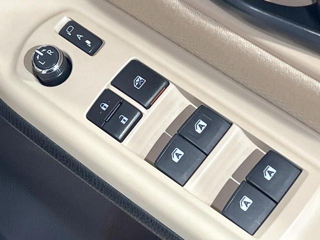 ノア ハイブリッドＸ　禁煙　後席モニター　純正ナビ　両側電動ドア　バックカメラ　スマートキー　ＬＥＤヘッドライト　純正１５インチアルミ　スペアタイヤ　ＥＴＣ　横滑り防止　デュアルエアコン　オートライト　プライバシーガラス（35枚目）