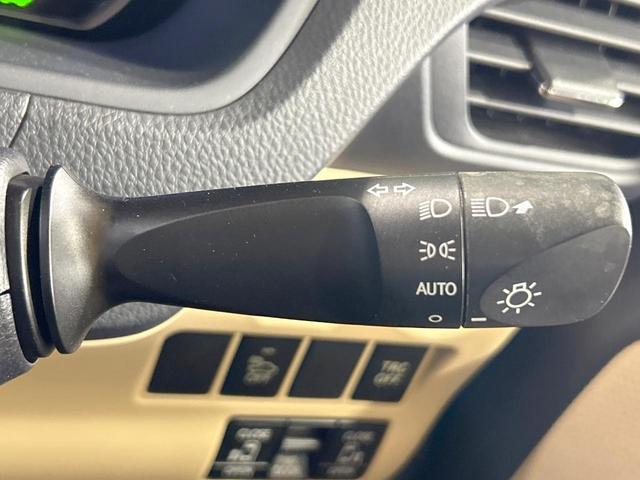 ノア ハイブリッドＸ　禁煙　後席モニター　純正ナビ　両側電動ドア　バックカメラ　スマートキー　ＬＥＤヘッドライト　純正１５インチアルミ　スペアタイヤ　ＥＴＣ　横滑り防止　デュアルエアコン　オートライト　プライバシーガラス（38枚目）