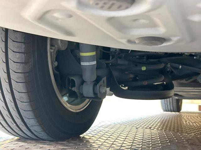 ノア ハイブリッドＸ　禁煙　後席モニター　純正ナビ　両側電動ドア　バックカメラ　スマートキー　ＬＥＤヘッドライト　純正１５インチアルミ　スペアタイヤ　ＥＴＣ　横滑り防止　デュアルエアコン　オートライト　プライバシーガラス（51枚目）