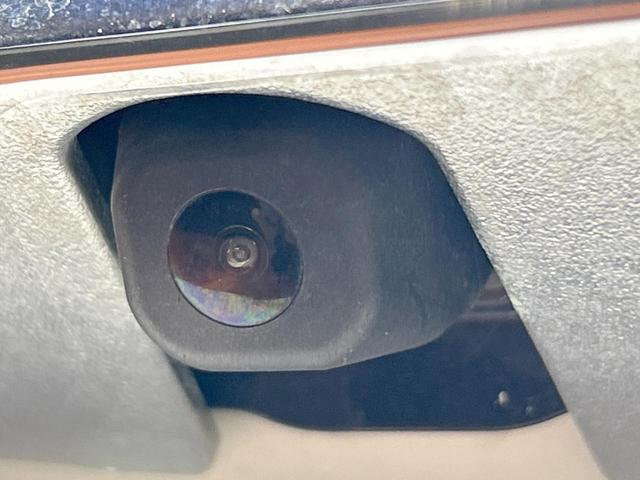 ノア ハイブリッドＸ　禁煙　後席モニター　純正ナビ　両側電動ドア　バックカメラ　スマートキー　ＬＥＤヘッドライト　純正１５インチアルミ　スペアタイヤ　ＥＴＣ　横滑り防止　デュアルエアコン　オートライト　プライバシーガラス（52枚目）