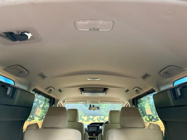 ノア ハイブリッドＸ　禁煙　後席モニター　純正ナビ　両側電動ドア　バックカメラ　スマートキー　ＬＥＤヘッドライト　純正１５インチアルミ　スペアタイヤ　ＥＴＣ　横滑り防止　デュアルエアコン　オートライト　プライバシーガラス（57枚目）