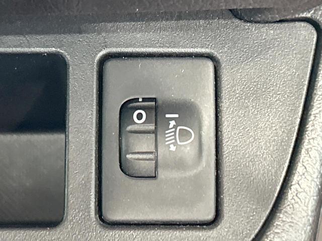 シエンタ Ｇ　禁煙車　両側電動スライドドア　純正ＳＤナビ　バックカメラ　オートエアコン　プッシュスタートシステム　アイドリングストップ　革巻きステアリング　ＥＴＣ　スマートキー（24枚目）