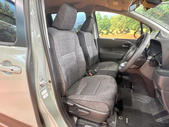 シエンタ ハイブリッドＺ　禁煙車　両側電動ドア　全周囲カメラ　純正１０型ナビ　ブラインドスポットモニター　トヨタセーフティセンス　ＬＥＤヘッドライト　クリアランスソナー　レーダークルーズ　７人乗り　オートエアコン　ＥＴＣ（8枚目）