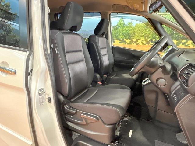 セレナ ハイウェイスター　ＶセレクションＩＩ　禁煙　セーフティパックＢ　ＢＩＧＸ９型ナビ　全周囲カメラ　インテリジェントルームミラー　両側電動ドア　アイドリングストップ　ＥＴＣ　リアエアコン　ＬＥＤヘッドライト　純正１６インチアルミ（8枚目）