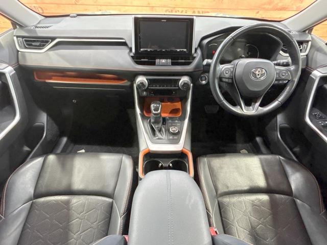 ＲＡＶ４ アドベンチャー　禁煙車　９型ナビ　ブラインドスポットモニター　電動リアゲート　シートベンチレーション　トヨタセーフティセンス　クリアランスソナー　レーダークルーズ　純正１８インチＡＷ　ステアリングヒーター　ＥＴＣ（2枚目）