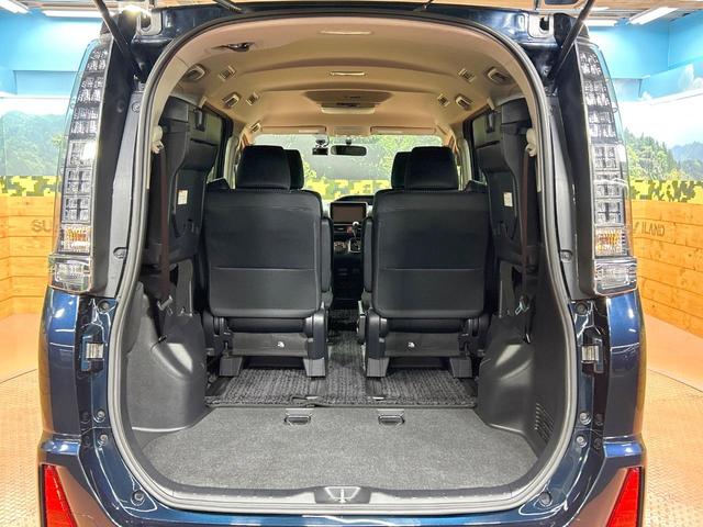 ヴォクシー ＺＳ　禁煙　後席モニター　純正９型ナビ　バックカメラ　両側電動ドア　ＥＴＣ　アイドリングストップ　ＬＥＤヘッドライト　純正１６インチアルミ　コーナーセンサー　フルセグ　Ｂｌｕｅｔｏｏｔｈ（11枚目）